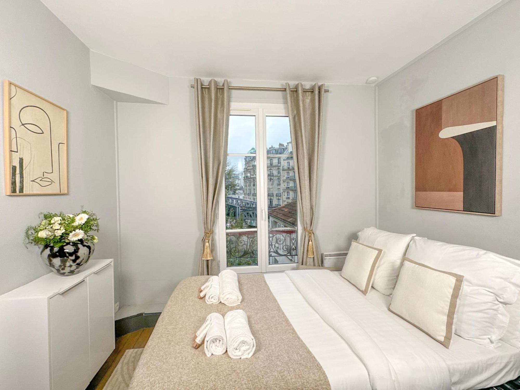 Stunning Apartment Near Eiffel Tower Paris Exterior photo